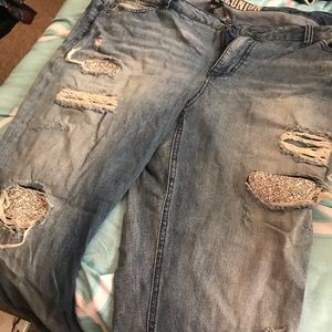 Rhinestone detail jeans with destruction.